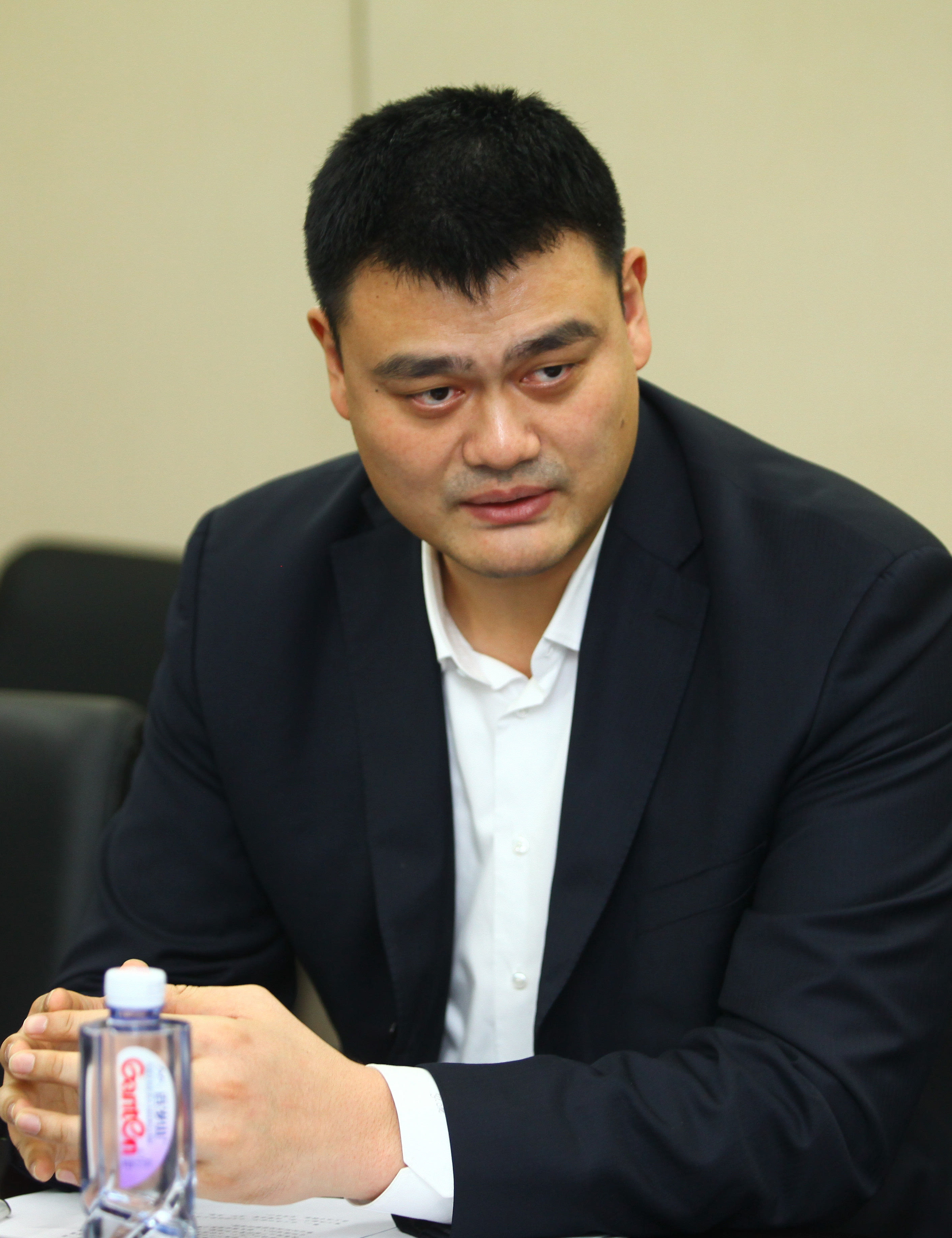 斯独特的降